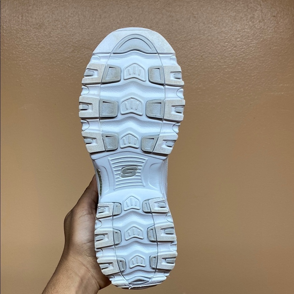 Skechers D’Lites White Cream Silver Sneakers - Picture 12 of 16